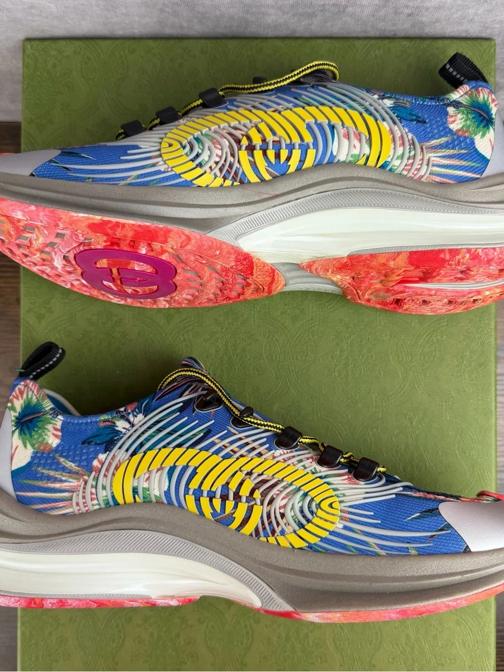 NEW Gucci Runner Blue Marble and Floral Size 10.5 UK / 11 US Men’s Sneakers Rare